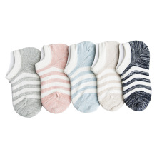 Gestreifte Frauen Low geschnittene Socken Baumwolle atmungsaktive Anti-Rutsch-Socken Mädchen Sommer schnell trockener Socken Großhandel Fabrik